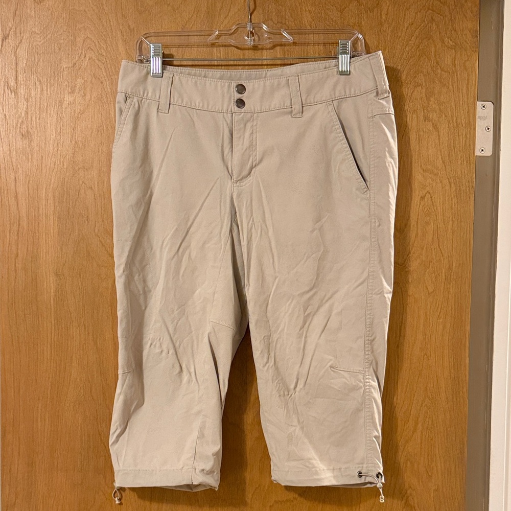 Columbia Women’s Omni-Shield Hiking Capris EUC Size 10